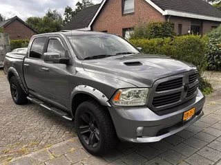 Dodge Ram 1500 5.7 V8 4x4 Crew Cab 5'7 Sport DODGE RAM 1500 5.7L HEMI V8 4X4 SPORT*FULL OPTION*BLACK-OPPS*LAGE BIJTELLING*200L LPG*