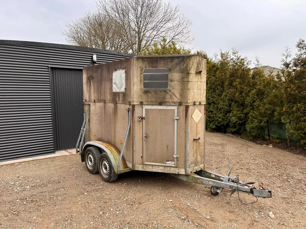 ABL P20 2 paards trailer lichte opknapper